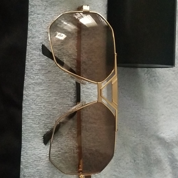 Sunglasses - Picture 2 of 7